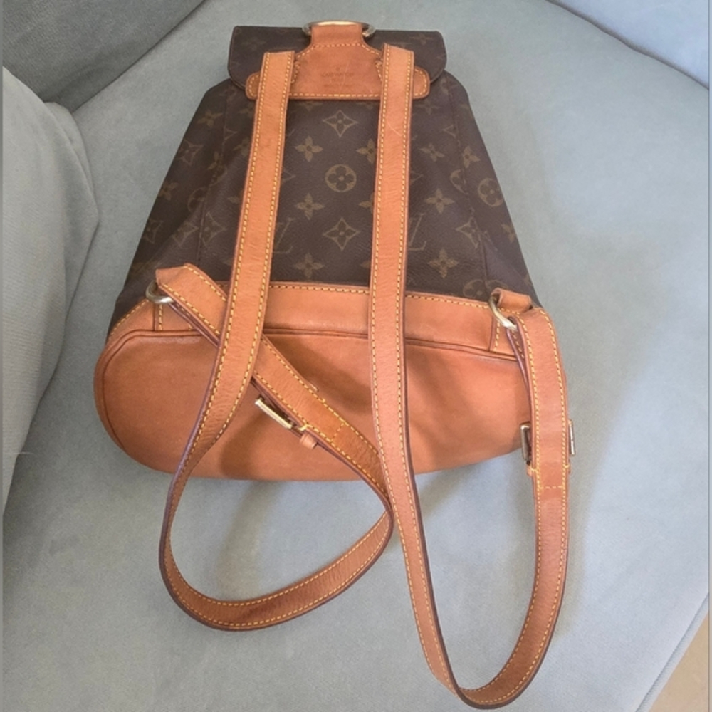 LOUIS VUITTON Montsouris MM Backpack Monogram Canvas - Picture 5 of 17